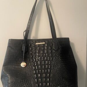 BRAHMIN Elegant Leather Black Crocodile-Embossed Tote Bag.